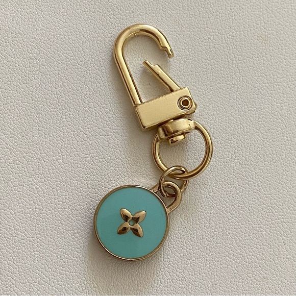 Authentic vintage teal Louis Vuitton charm - Picture 4 of 5